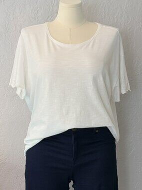 Old Navy White Relaxed Fit Embroidered Sleeve Tee Plus Size XXL